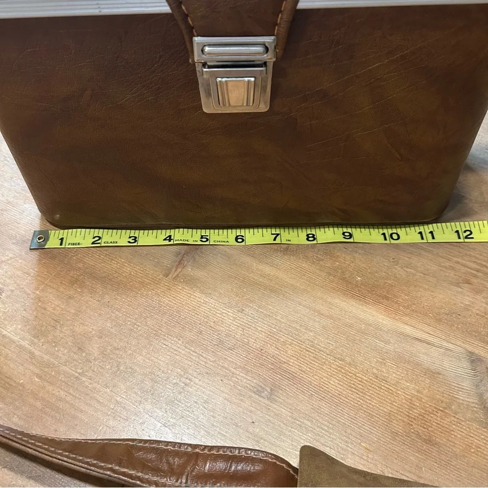 Vintage 1960s / 1970s Brown Faux Leather Camera Carrying Case
